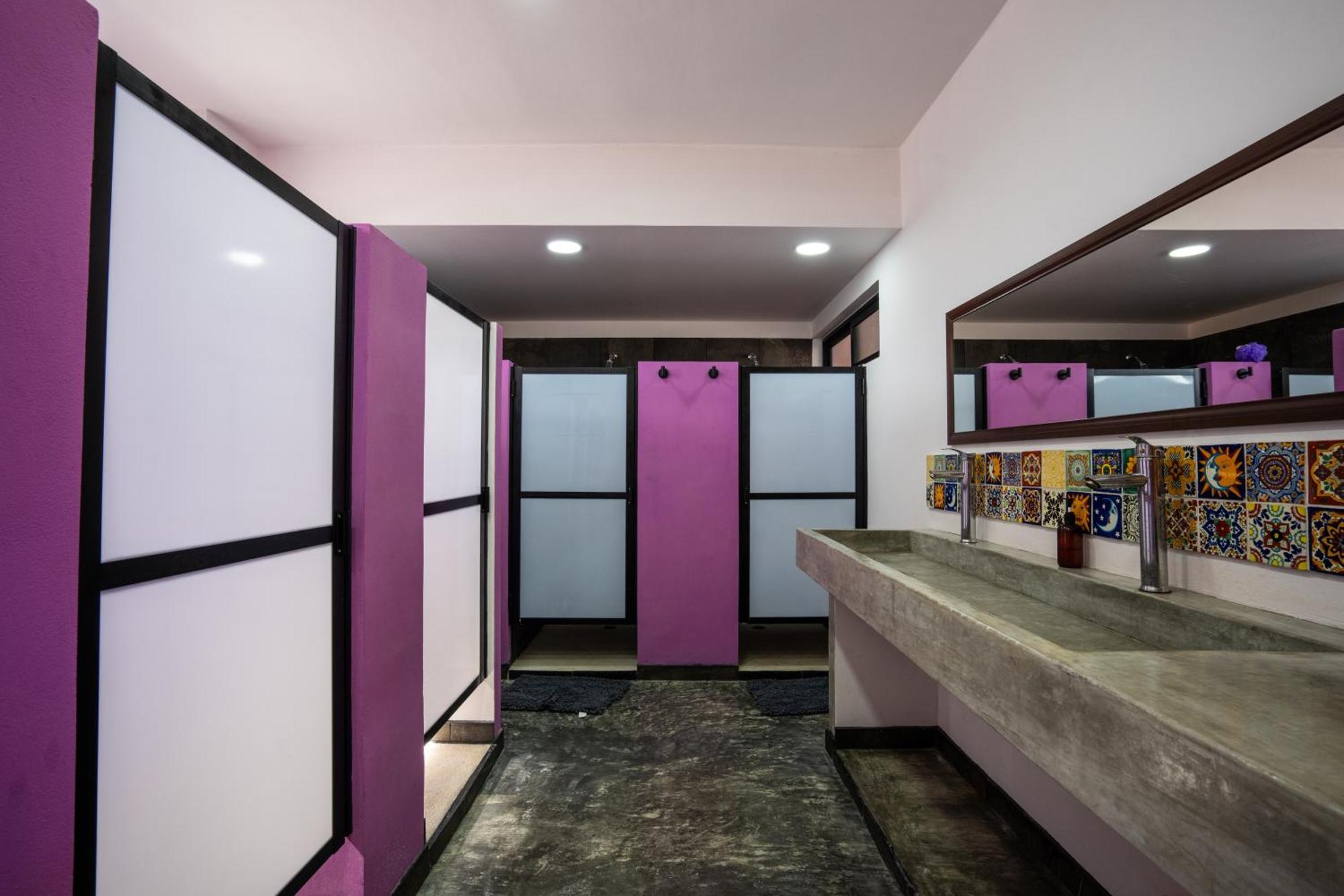 Itza Hotel *